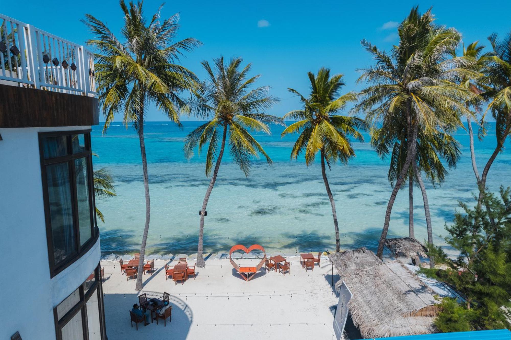 Heron Beach Hotel - The Best Maldivian Getaway In Dhiffushi,Maldives Εξωτερικό φωτογραφία