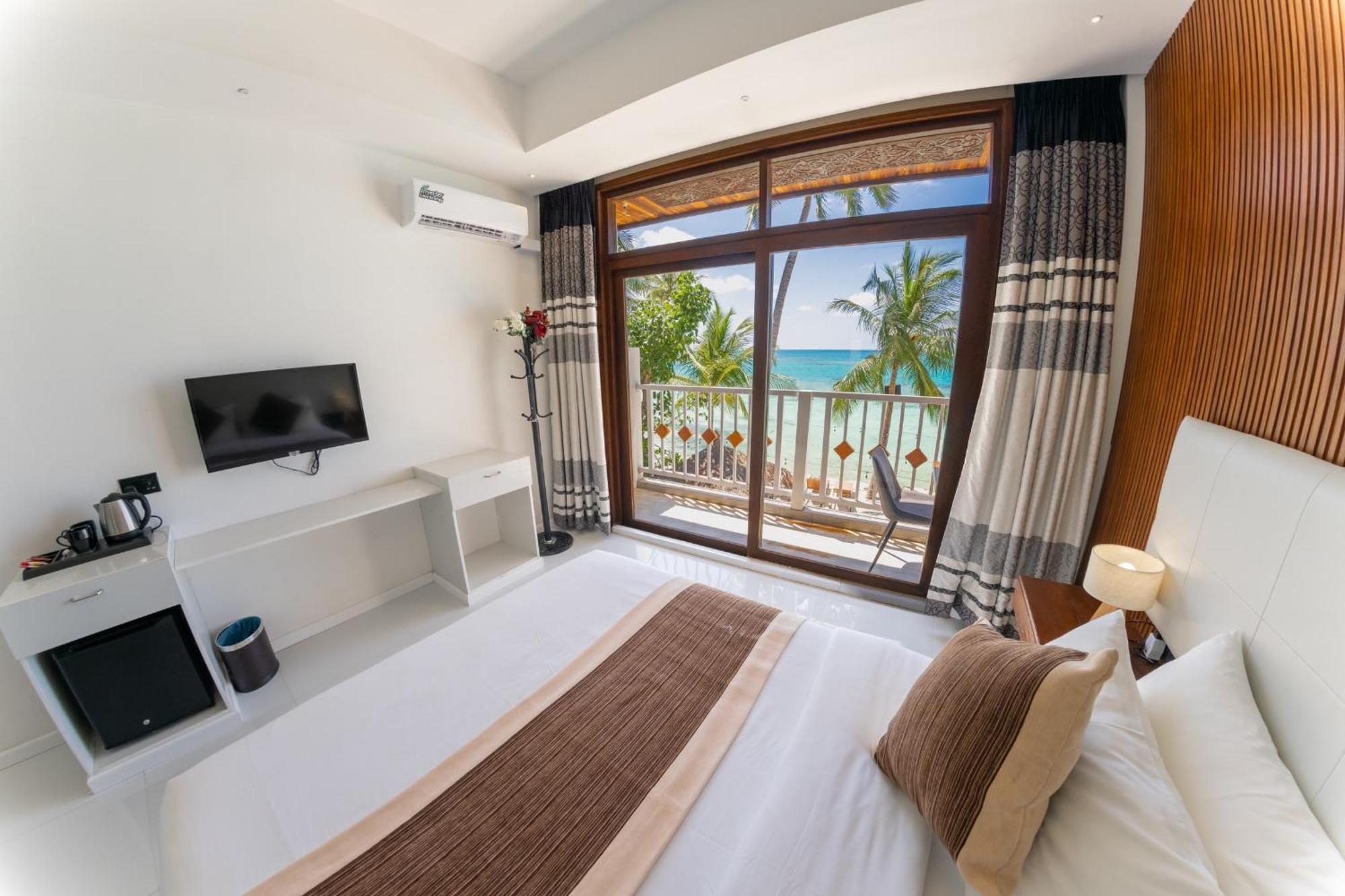 Heron Beach Hotel - The Best Maldivian Getaway In Dhiffushi,Maldives Εξωτερικό φωτογραφία
